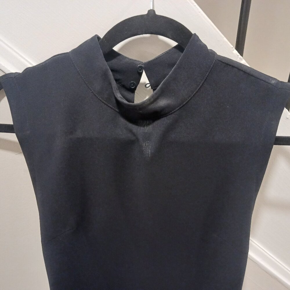 H&m black dress collar & back detail size 6